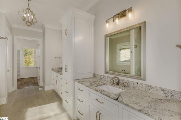 1540985-4a742fc6-9d66-46d5-bd87-b8a275668299