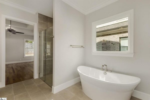 1540985-5682126a-5215-49ea-b4ab-6a70865722aa